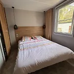 Camping Le Domaine Des Pins 4*