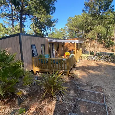 Le Domaine Des Pins 4*