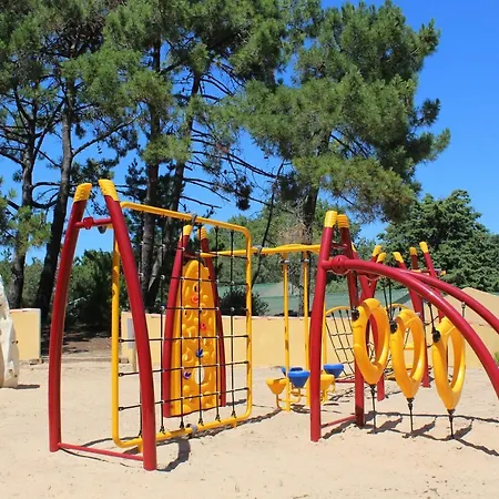 Le Domaine Des Pins Кемпинг