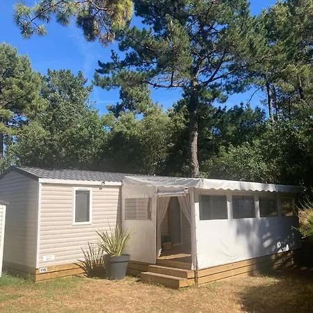 Campsite Le Domaine Des Pins Saint-Hilaire-de-Riez