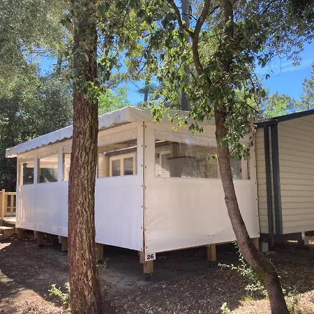 Le Domaine Des Pins Campsite