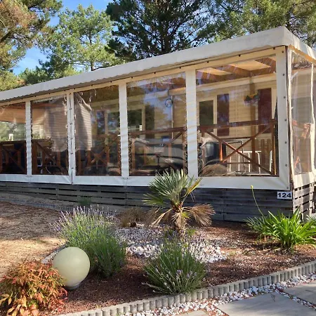 Le Domaine Des Pins Campsite