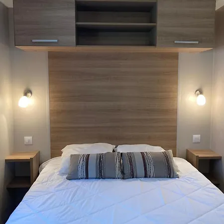 Le Domaine Des Pins 4*