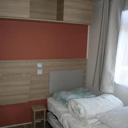 营地 Le Domaine Des Pins 4*