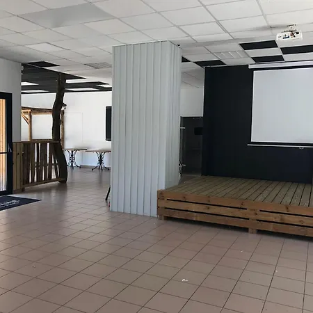 Kamp alanı Le Domaine Des Pins 4*