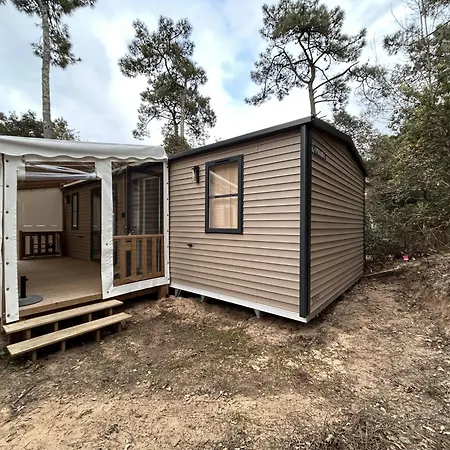 Le Domaine Des Pins 4*