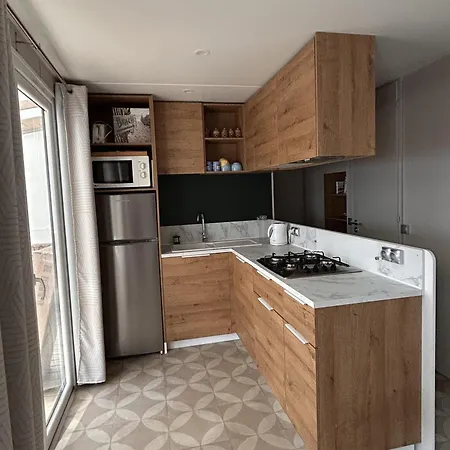 Le Domaine Des Pins Кемпинг