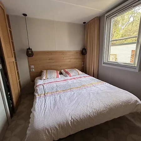Campsite Le Domaine Des Pins 4*
