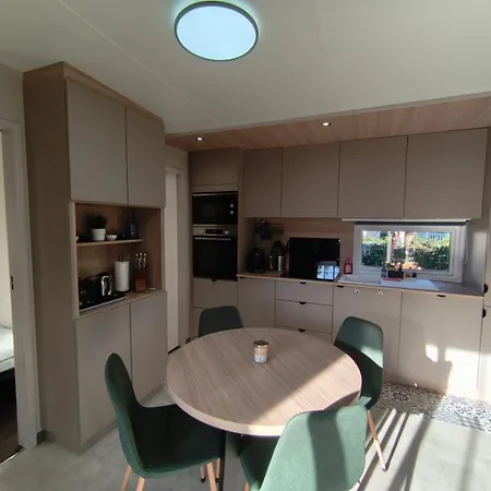 Le Domaine Des Pins 4*