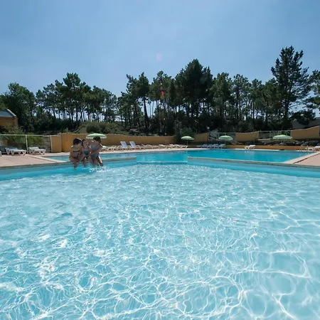 Campsite Le Domaine Des Pins