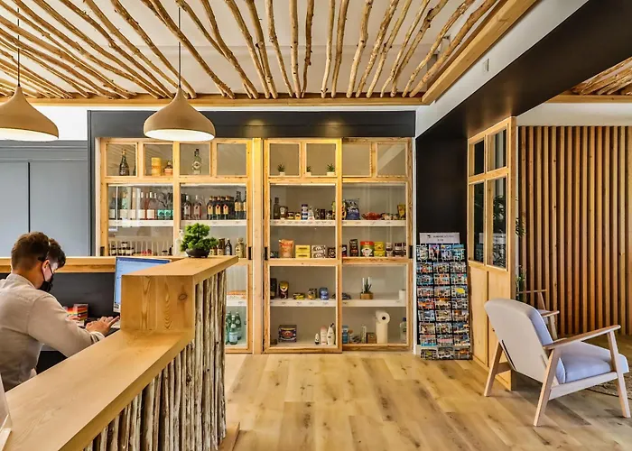 Le Domaine Des Pins Parque de Campismo