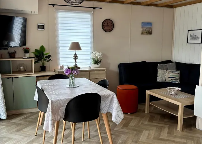 مكان تخييم Le Domaine Des Pins